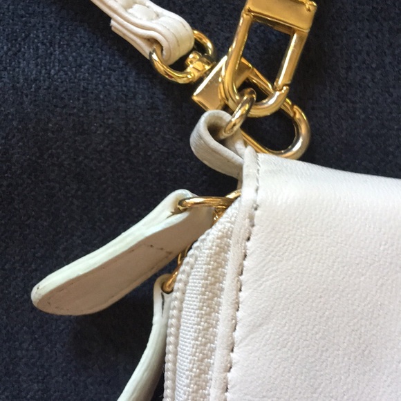 Wilsons Vintage Cream Leather Wristlet Wallet - Picture 3 of 7